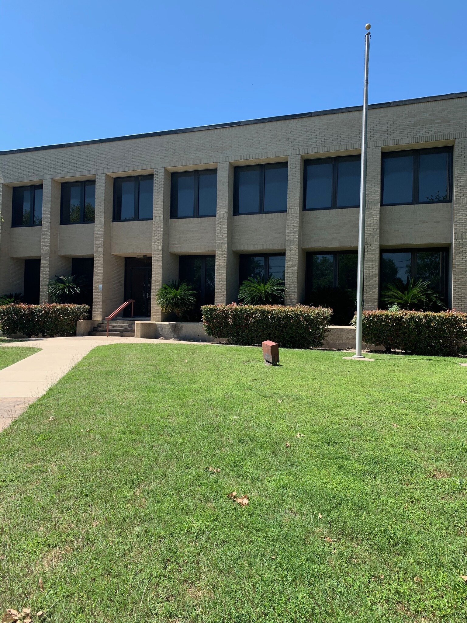 401 E Washington Ave, Navasota, TX for sale Building Photo- Image 1 of 9