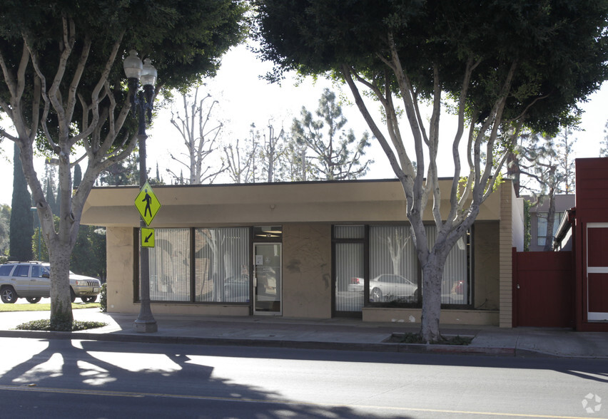 174 E Main St, Tustin, CA for lease - Building Photo - Image 2 of 2