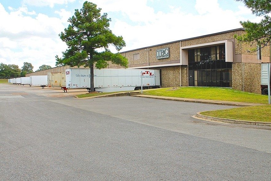 6125 E Shelby Dr, Memphis, TN for lease - Building Photo - Image 2 of 18