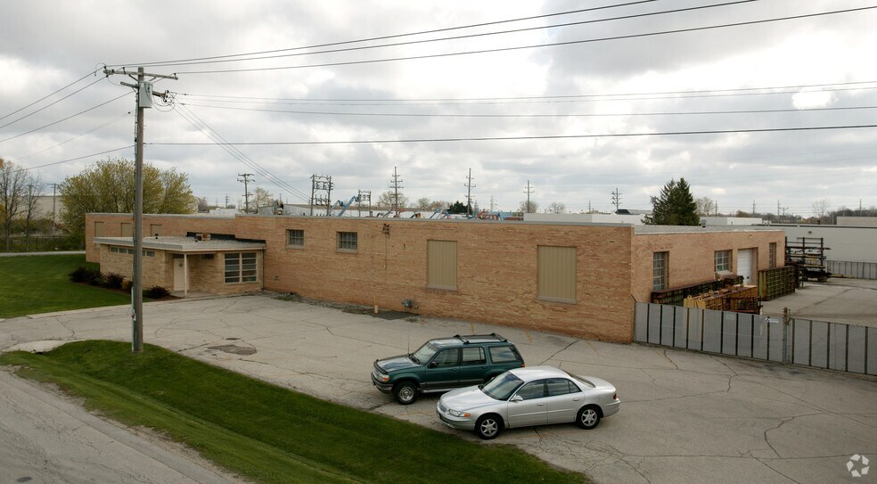 4340 N 127th St, Brookfield, WI for sale - Primary Photo - Image 1 of 1