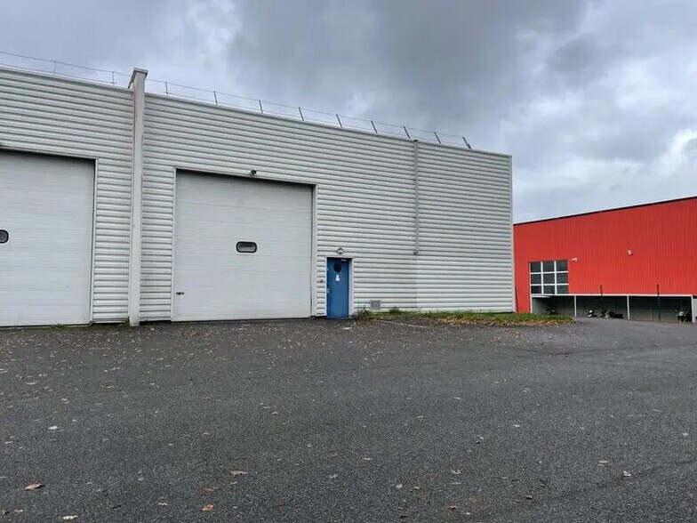 Flex in La Chapelle-sur-Erdre for lease - Building Photo - Image 1 of 5