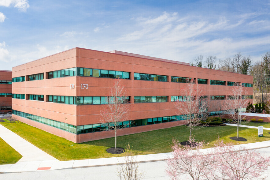 555 E Lancaster Ave, Radnor, PA for lease - Primary Photo - Image 1 of 15