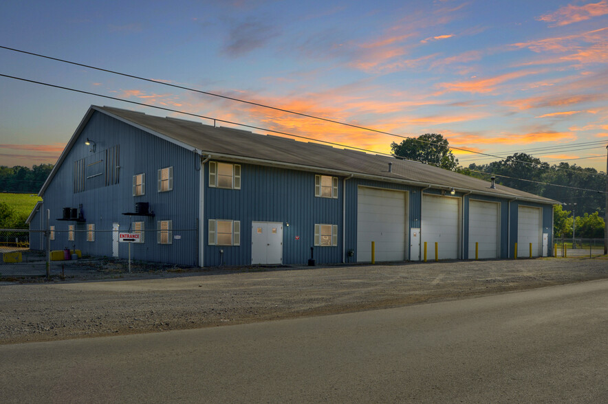 2916 Old Route 422, Fenelton, PA for sale - Building Photo - Image 1 of 1