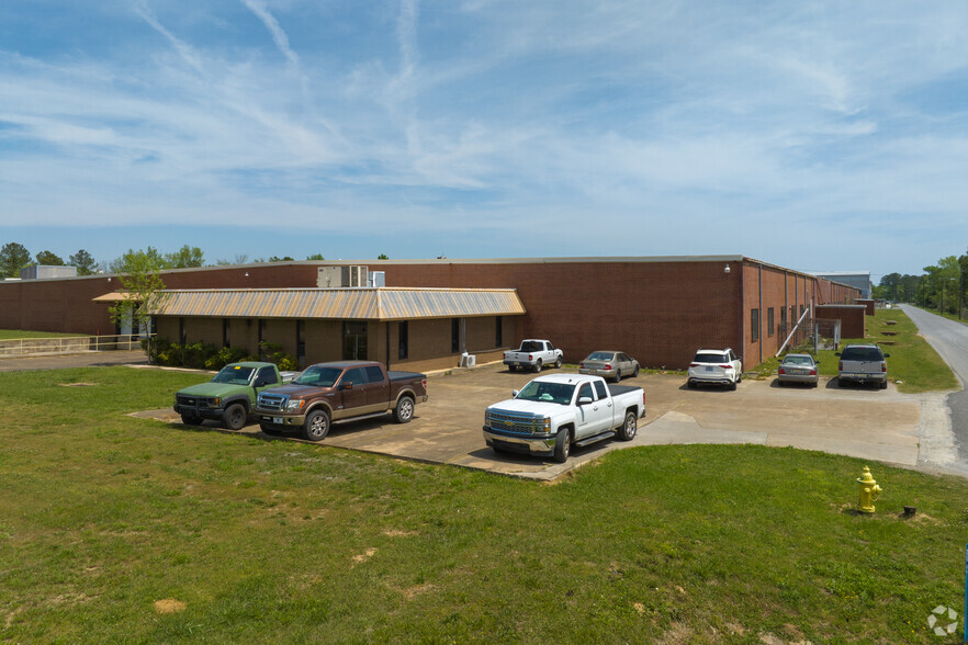 3810 Pleasant Valley Rd, Attalla, AL for lease - Building Photo - Image 1 of 4