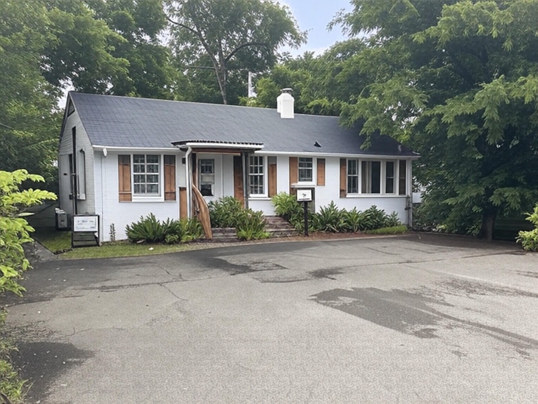2815 Dogwood Pl, Nashville, TN for lease - Primary Photo - Image 1 of 2