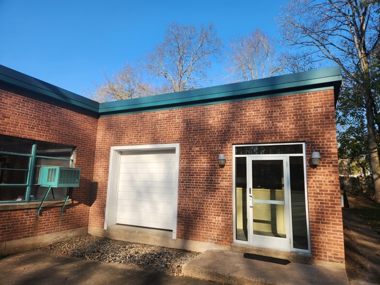 488 Derby Ave, West Haven, CT 06516