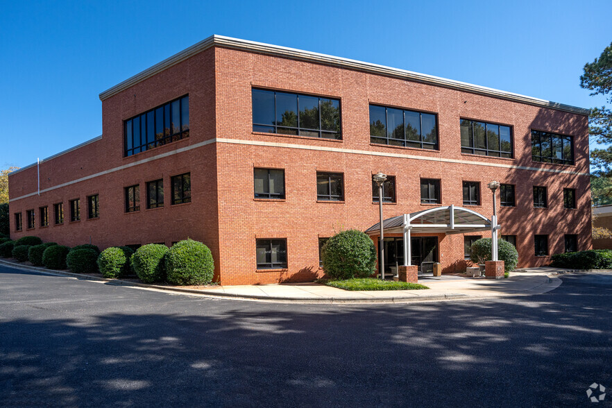 8024 Glenwood Ave, Raleigh, NC for lease - Building Photo - Image 1 of 26