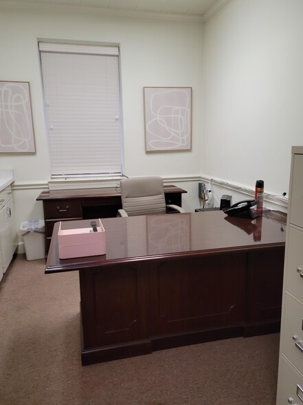 3707 N Main St, Farmville, NC for lease - Interior Photo - Image 2 of 32