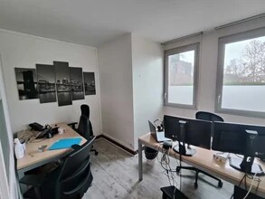 4 Rue Maryse Bastié, Igny for lease Interior Photo- Image 1 of 3