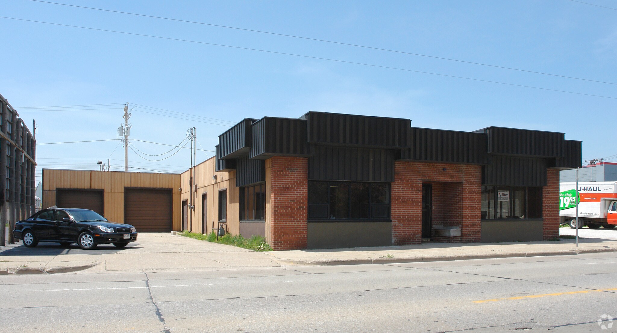 2226 Douglas Ave, Racine, WI for sale Primary Photo- Image 1 of 1