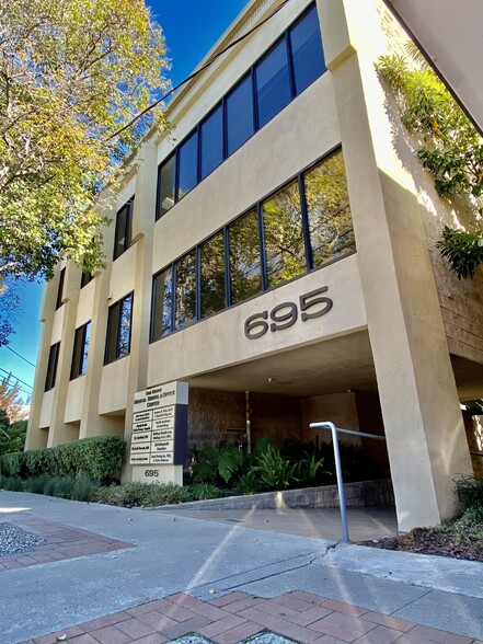 695 Oak Grove Ave, Menlo Park, CA for lease - Building Photo - Image 1 of 13