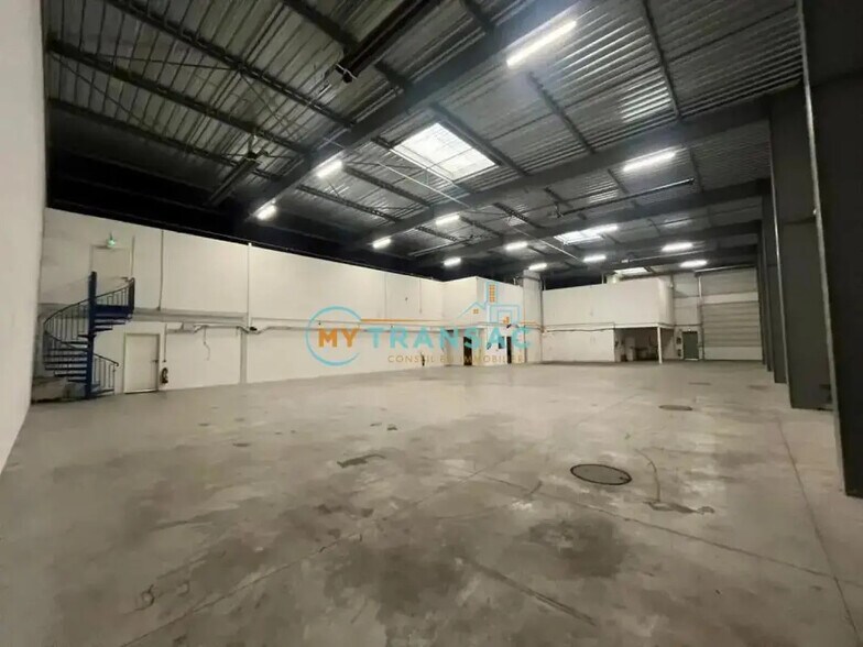 Flex in Massy for lease - Primary Photo - Image 1 of 27