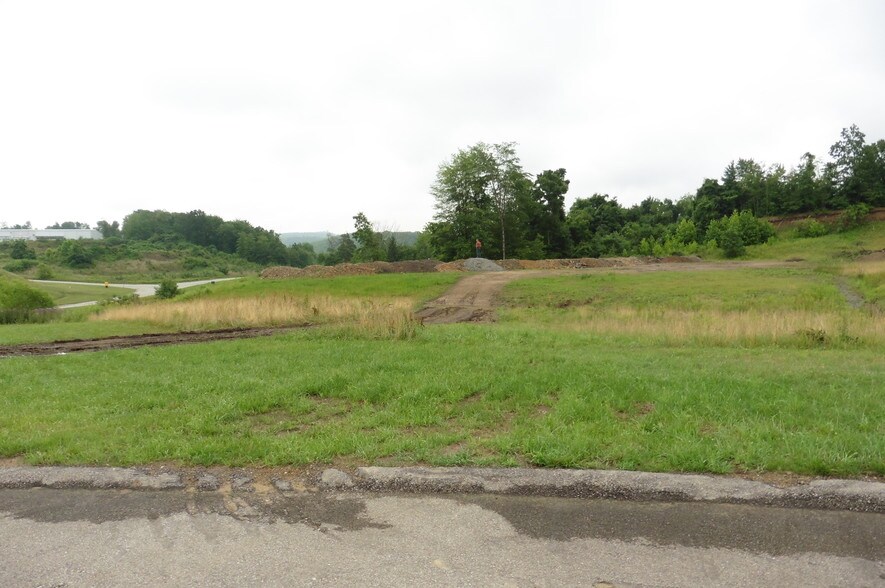 Earnhart Dr, Hunker, PA 15639