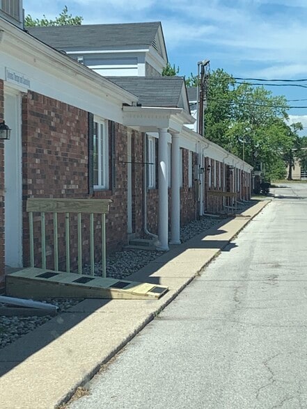 5800 Monroe St, Sylvania, OH for sale - Building Photo - Image 3 of 4