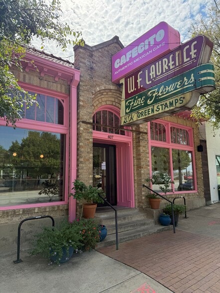 401-411 W Magnolia Ave, Fort Worth, TX for lease - Building Photo - Image 1 of 15