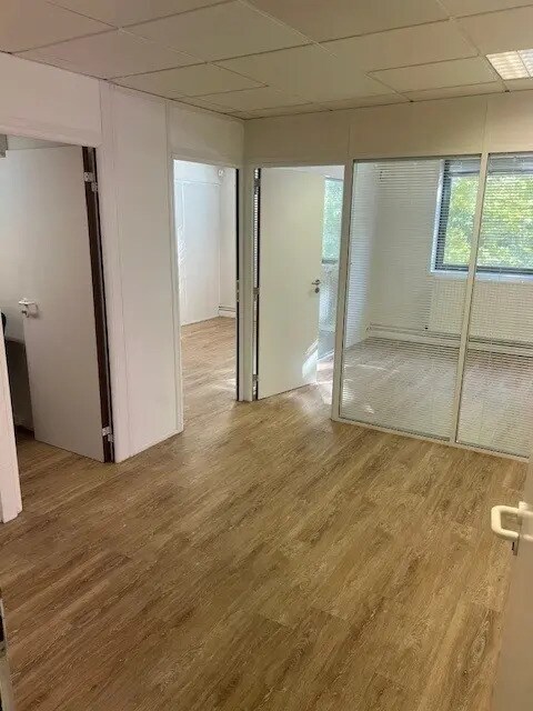 Office in Évry-Courcouronnes for lease Interior Photo- Image 1 of 4