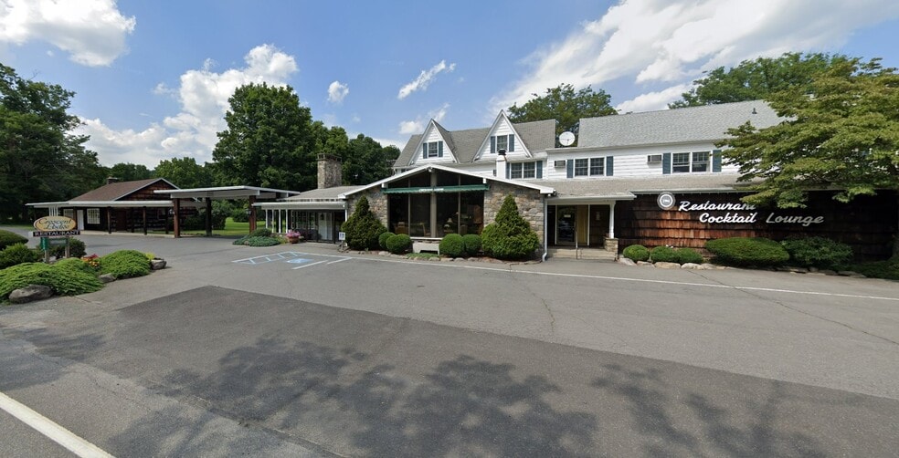 5854 Paradise Valley Rd, Cresco, PA for sale - Building Photo - Image 1 of 7