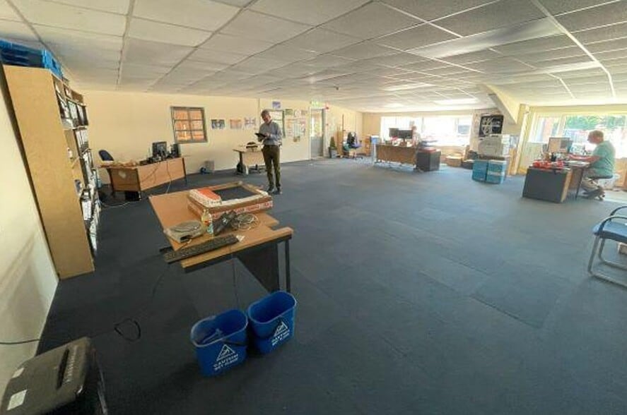 Bakers Ln, Hereford for lease - Interior Photo - Image 3 of 3