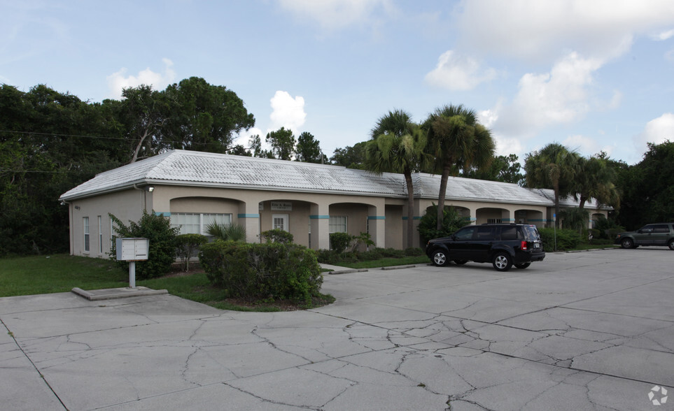 1435 Collingswood Blvd, Port Charlotte, FL for lease - Primary Photo - Image 1 of 7