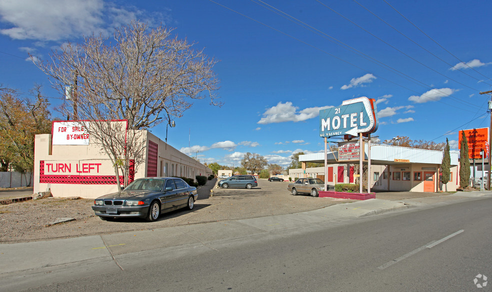 2411 Central Ave NW, Albuquerque, NM for sale - Primary Photo - Image 1 of 1