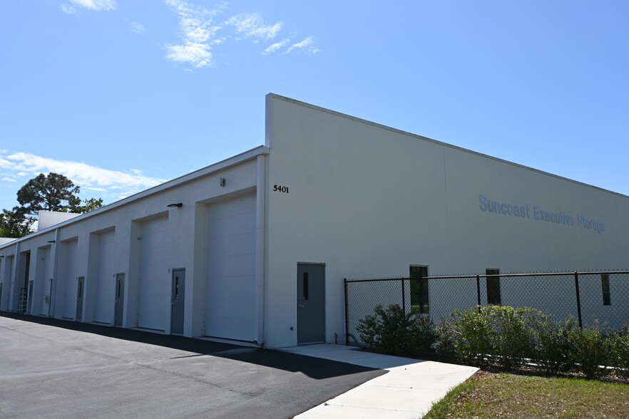 5401 Tri Par Dr, Sarasota, FL for lease - Building Photo - Image 2 of 7