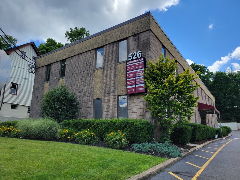 526 Bloomfield Ave, Caldwell, NJ for lease - Building Photo - Image 2 of 43