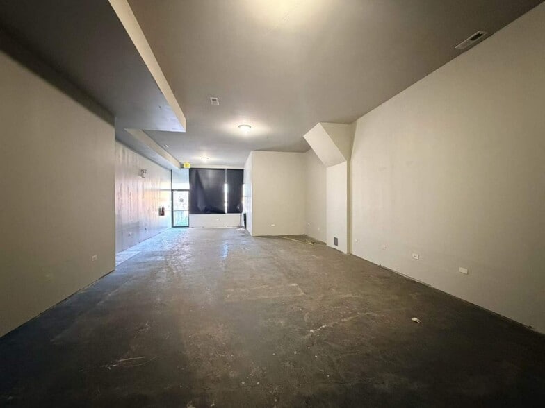 2627 S Halsted St, Chicago, IL for lease - Interior Photo - Image 3 of 8