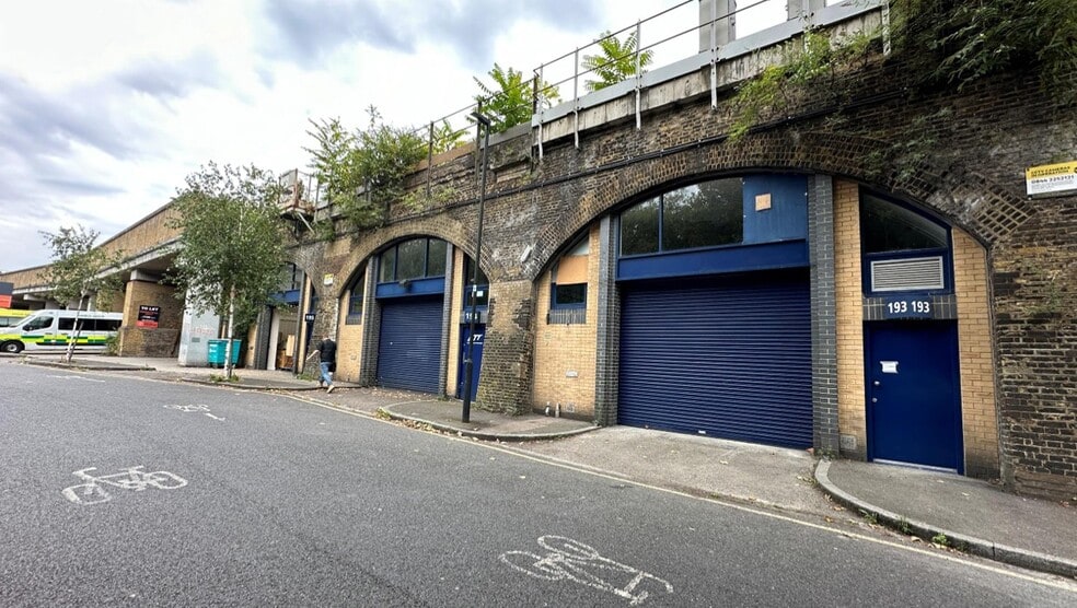 Carlisle Ln, London for lease - Primary Photo - Image 1 of 5