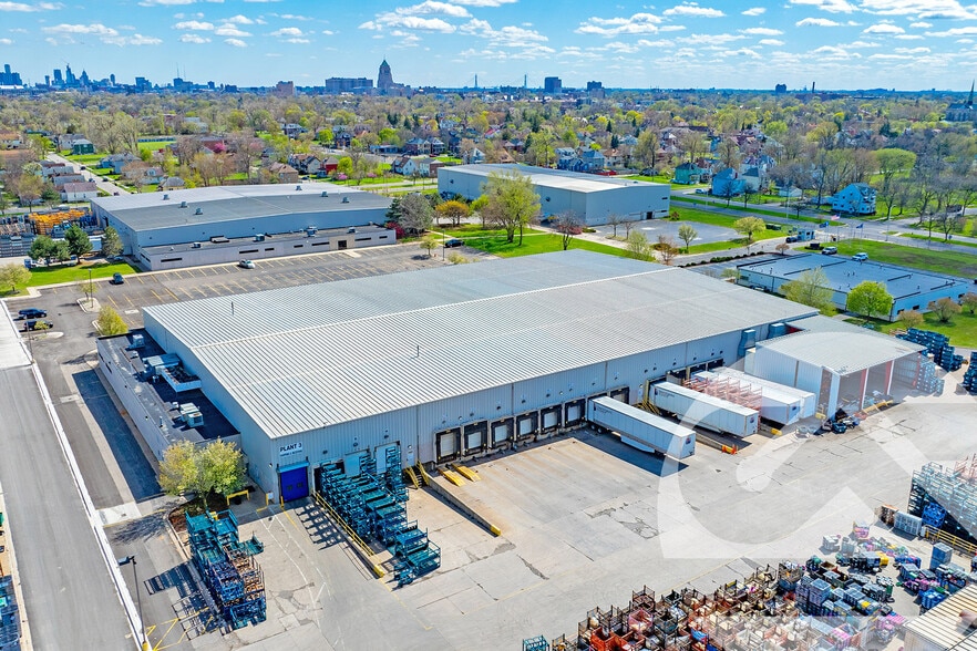 Oakland Campus portfolio of 6 properties for sale on LoopNet.com - Building Photo - Image 2 of 7