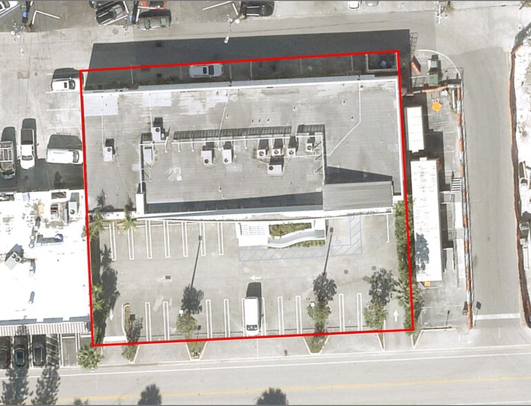 1045 95th St, Bay Harbor Islands, FL for lease - Building Photo - Image 3 of 8