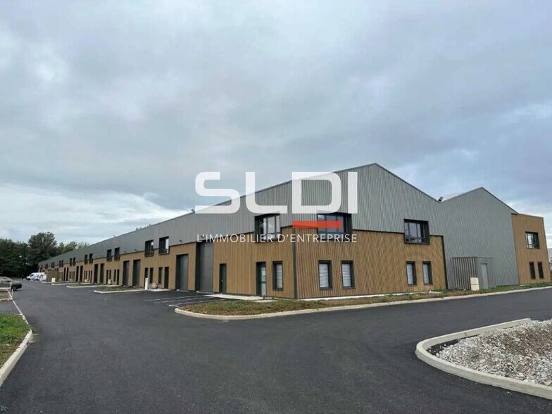 Flex in Bourgoin-Jallieu for lease - Building Photo - Image 2 of 21