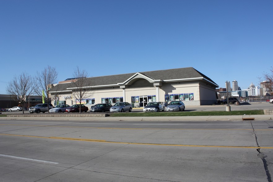 101-105 River Rd, East Peoria, IL for sale - Primary Photo - Image 1 of 1