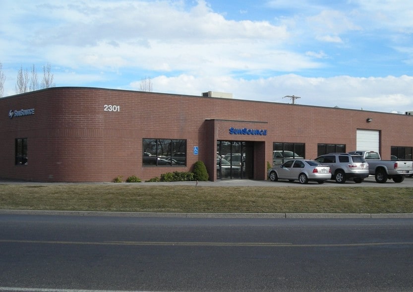 2301-2315 Decker Lake Blvd, Salt Lake City, UT for lease - Building Photo - Image 2 of 4