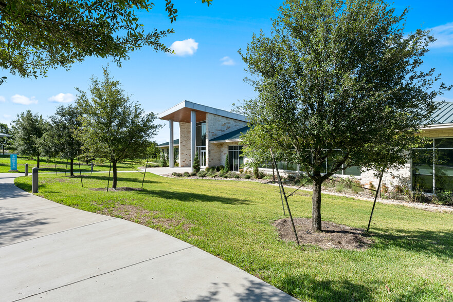 4001 Central Pointe Pky, Temple, TX for lease - Building Photo - Image 3 of 8