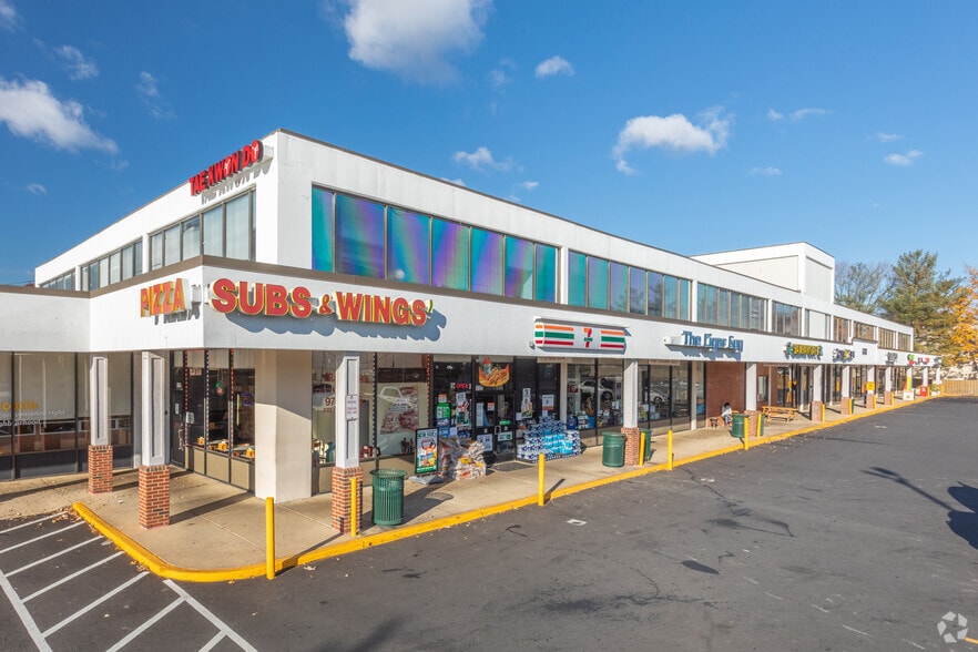 6110-6122 Franconia Rd, Franconia, VA for lease - Building Photo - Image 2 of 5