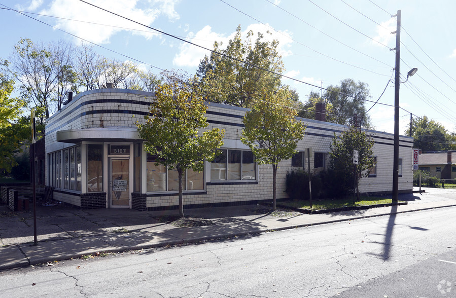 3137 E 10th St, Indianapolis, IN for sale - Primary Photo - Image 1 of 1