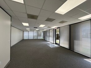 1416-1428 N Sam Houston Pky E, Houston, TX for lease Interior Photo- Image 2 of 6