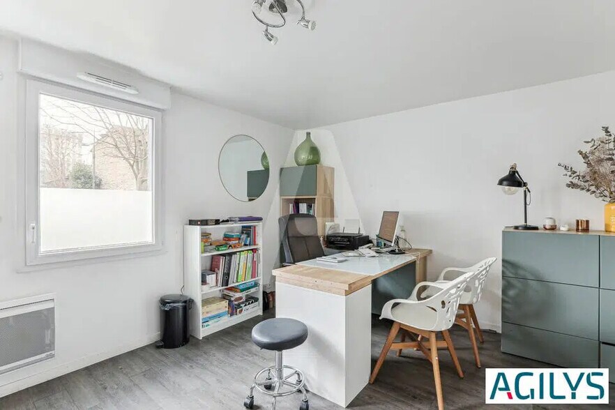 Flex in Villejuif for sale - Interior Photo - Image 1 of 15