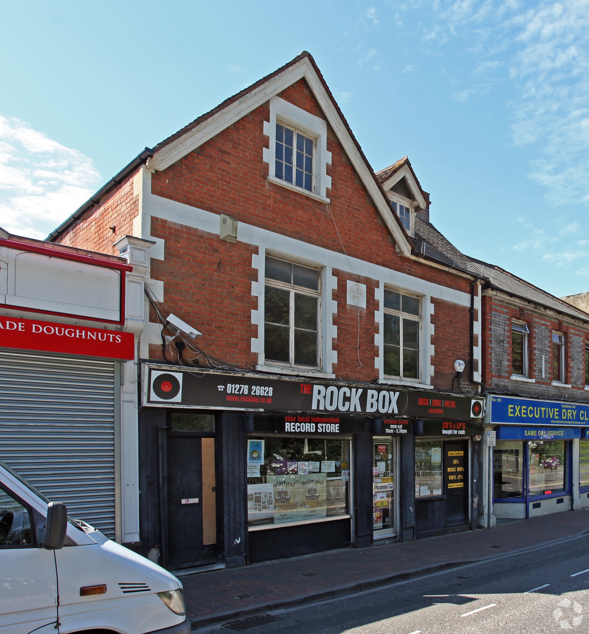 151 London Rd, Camberley for sale Primary Photo- Image 1 of 1