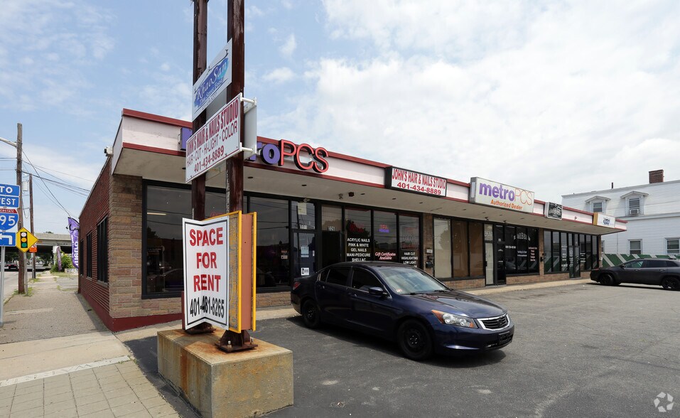 324-332 Warren Ave, East Providence, RI for sale - Primary Photo - Image 1 of 1
