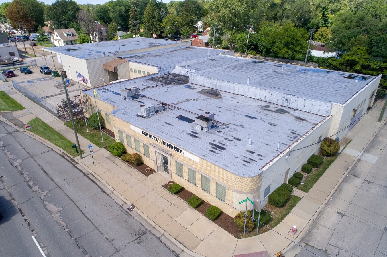 14495 E Eight Mile Rd, Warren, MI 48089