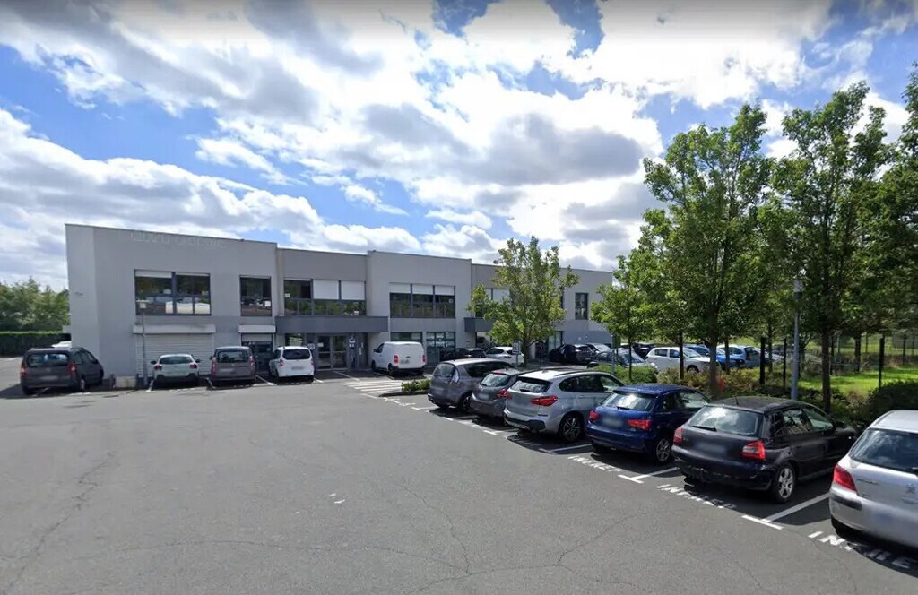 Location Bureaux 200 m² - Photo 1