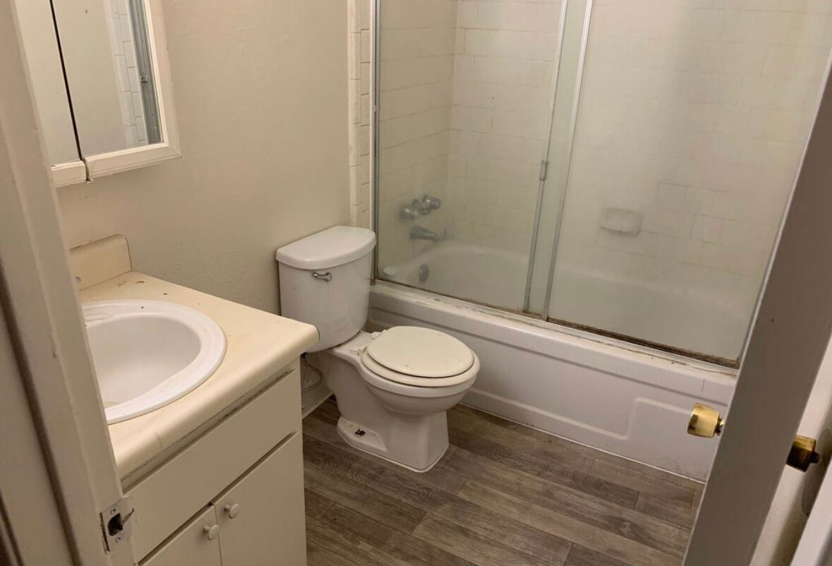 819 W Kettleman Ln, Lodi, CA 95240