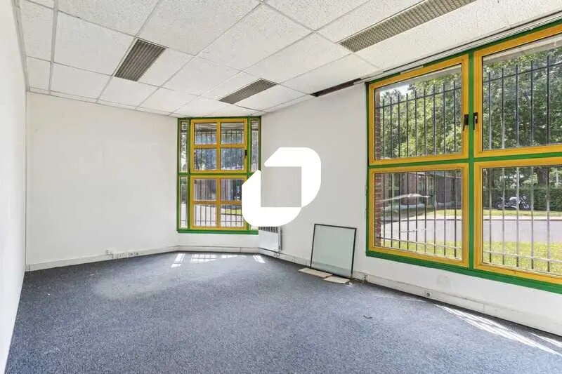 7 Avenue Du General De Gaulle, Lisses for lease - Interior Photo - Image 3 of 14