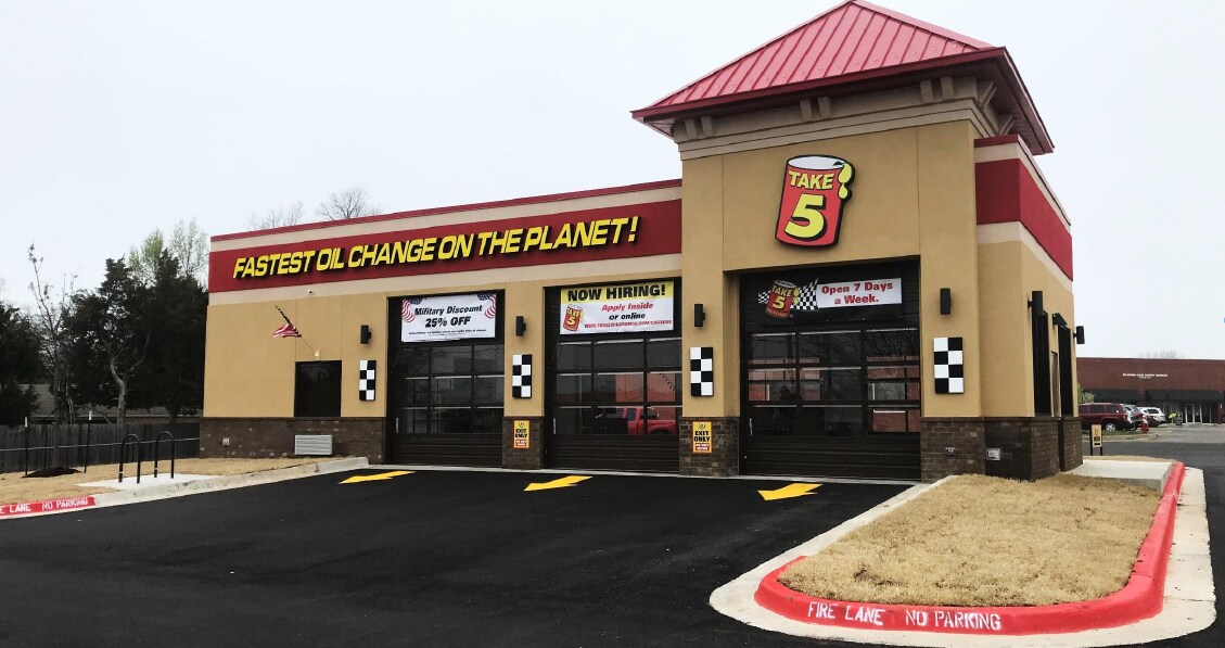 1019 E Saunders St, Laredo, TX 78041 Take 5 Oil Change