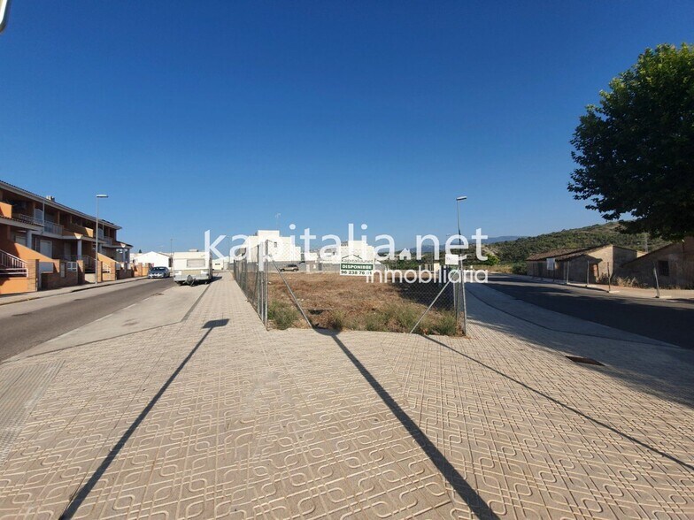 Land in València for sale - Building Photo - Image 1 of 6