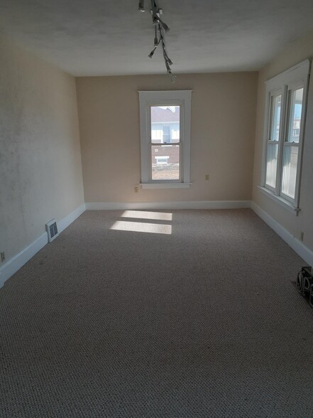 1509 Vandalia St, Collinsville, IL for lease - Interior Photo - Image 2 of 8