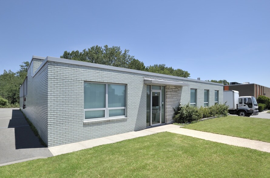 400 Meadow Ln, Carlstadt, NJ 07072