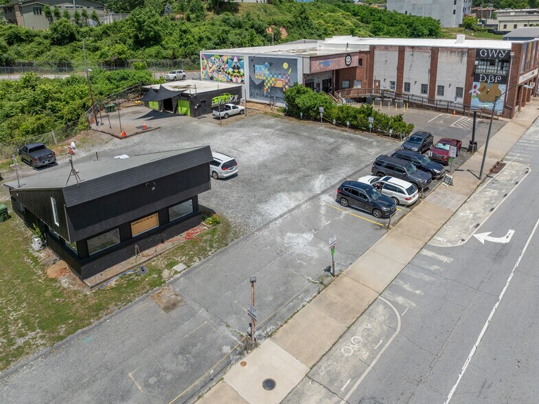 225 Coxe Ave, Asheville, NC for sale - Primary Photo - Image 1 of 22