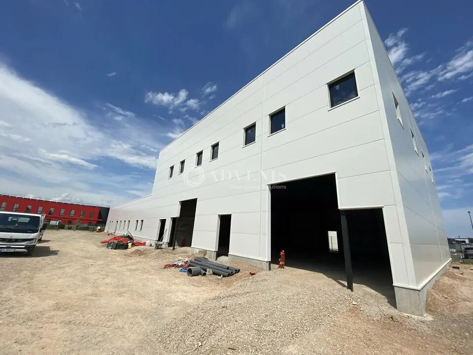 Vente Bureaux 141 m² - Photo 1